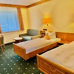 Simonshof 4* Вольфсбург