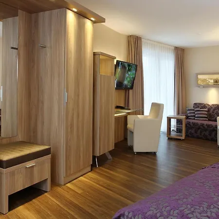 Hotel Simonshof 3*