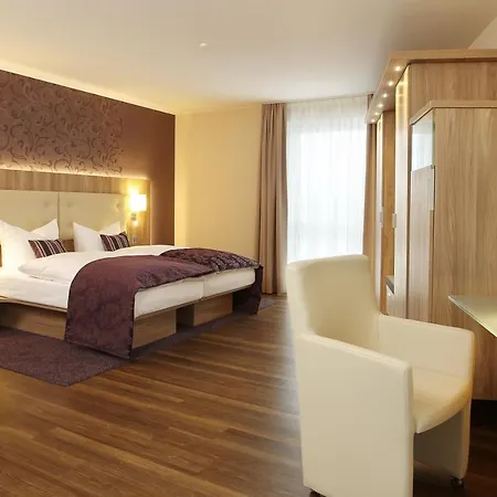 Simonshof 3*