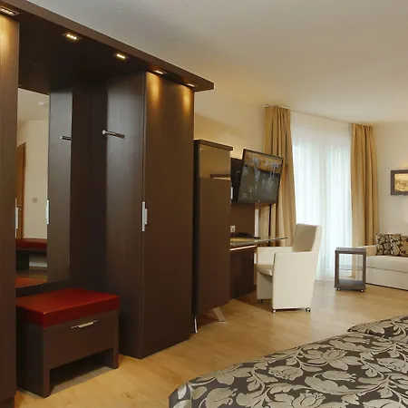 Simonshof 4*